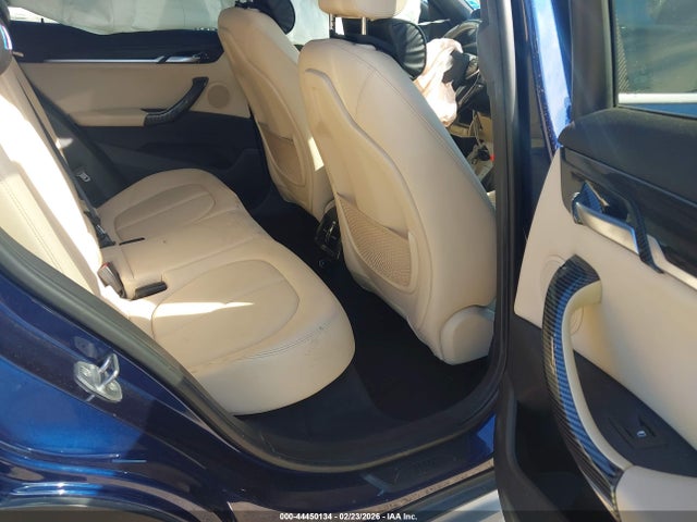 2017 BMW X1 WBXHT3C36H5F79243 Photo 7