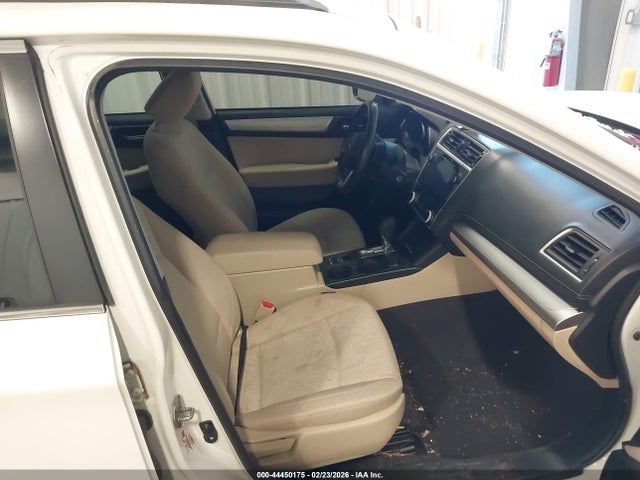 2019 Subaru Outback 2.5i Premium მანქანა იყიდება აუქციონზე, vin: 4S4BSAFC1K3304400, აუქციონის ნომერი: 44450175