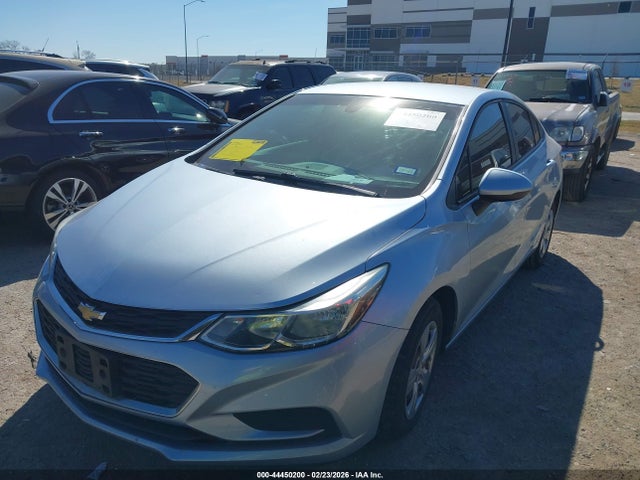 44450200 :رقم المزاد ، 1G1BC5SMXJ7155668 vin ، 2018 Chevrolet Cruze Ls Auto مزاد بيع