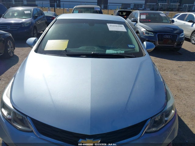 44450200 :رقم المزاد ، 1G1BC5SMXJ7155668 vin ، 2018 Chevrolet Cruze Ls Auto مزاد بيع