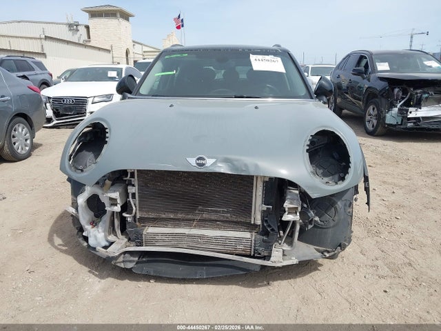 Mini Clubman Cooper 2018 WMWLU1C56J2F29294 Image 13