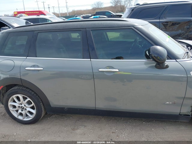 Mini Clubman Cooper 2018 WMWLU1C56J2F29294 Image 14
