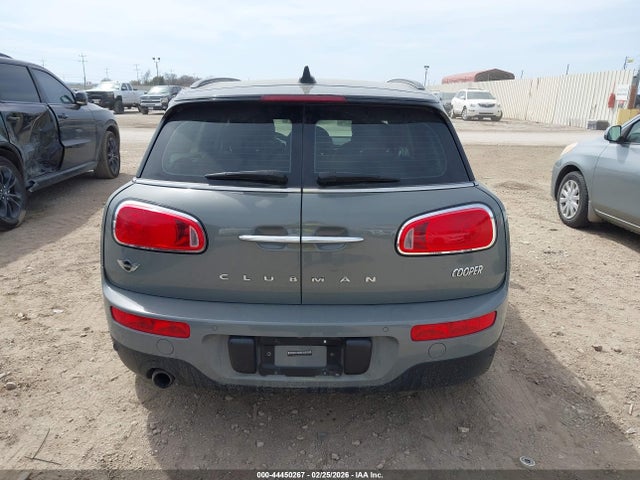 Mini Clubman Cooper 2018 WMWLU1C56J2F29294 Image 17