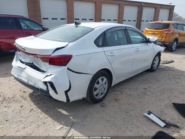 44450317 :رقم المزاد ، 3KPF24ADXME374366 vin ، 2021 Kia Forte Fe مزاد بيع