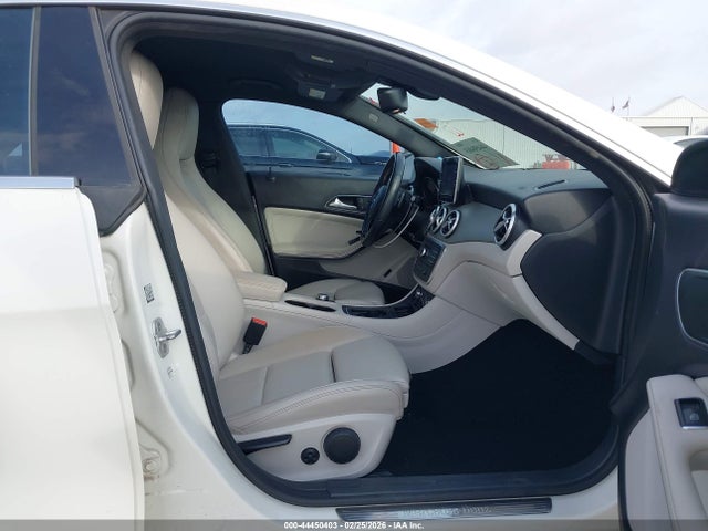 Продажа на аукционе авто 2016 Mercedes-benz Cla 250, vin: WDDSJ4EB9GN373550, номер лота: 44450403