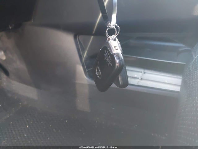 44450428 :رقم المزاد ، 2T2ZK1BA0BC051547 vin ، 2011 Lexus Rx 350 مزاد بيع