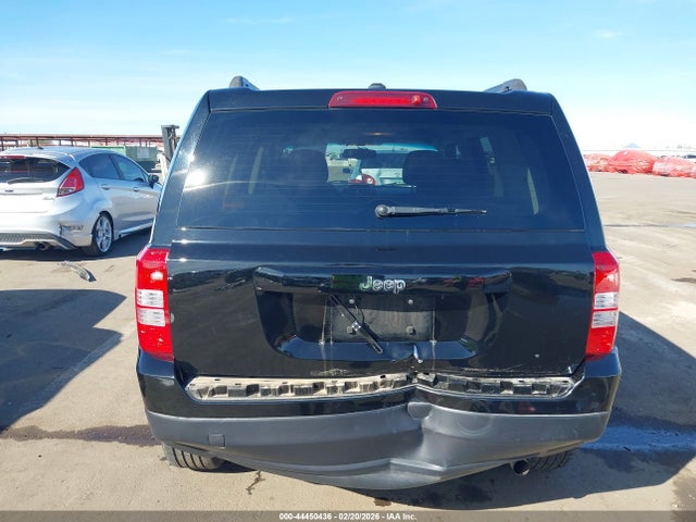 1C4NJPBB6GD800184 Jeep Patriot Sport