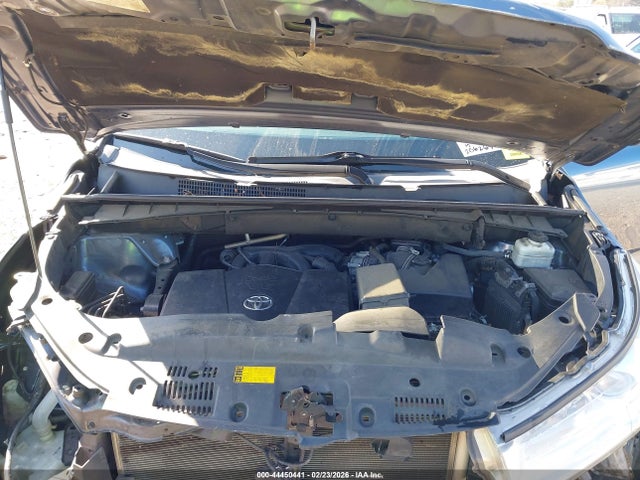 Продаж на аукціоні авто 2019 Toyota Highlander Le, vin: 5TDBZRFH1KS963084, номер лоту: 44450441