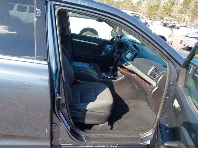 Продаж на аукціоні авто 2019 Toyota Highlander Le, vin: 5TDBZRFH1KS963084, номер лоту: 44450441