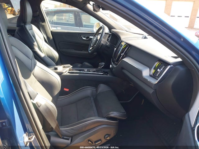 2019 VOLVO XC60 LYVA22RM9KB223224 Photo 4