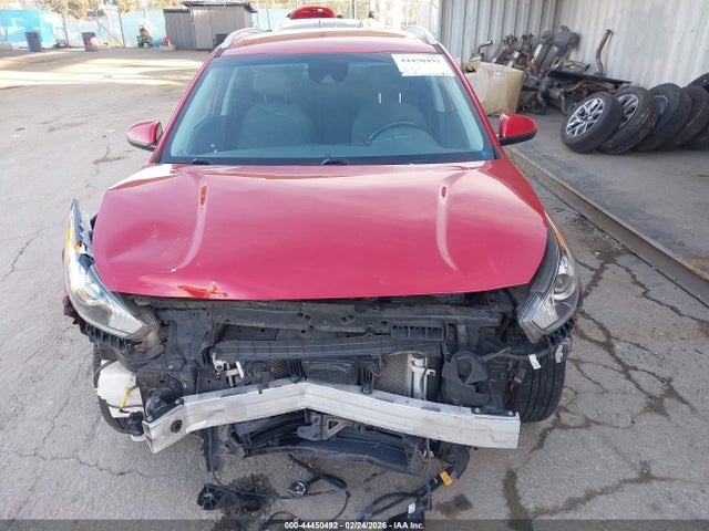 KNDCB3LC0K5350572 KIA NIRO LX