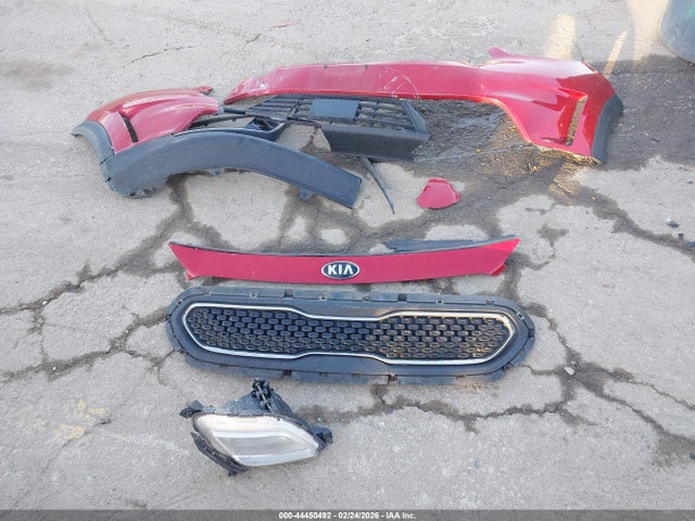 KNDCB3LC0K5350572 KIA NIRO LX