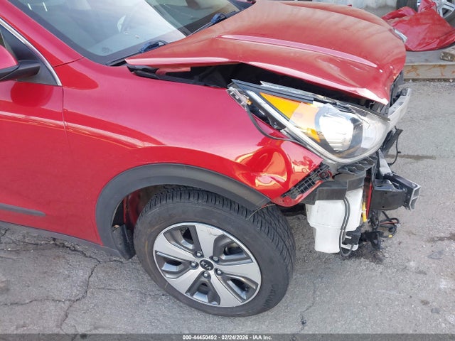 KNDCB3LC0K5350572 KIA NIRO LX