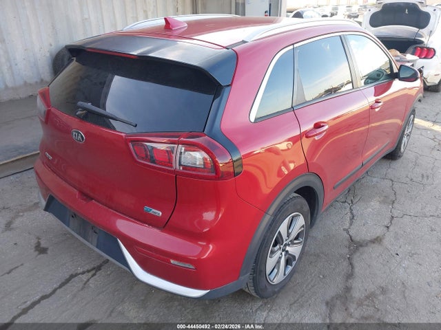 KNDCB3LC0K5350572 KIA NIRO LX