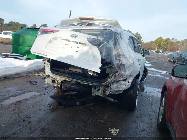 5TDGBRCH2NS555339 Toyota Highlander Hybrid Xle