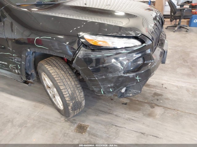 Продажа на аукционе авто 2016 Jeep Cherokee Latitude, vin: 1C4PJMCS0GW103930, номер лота: 44450604