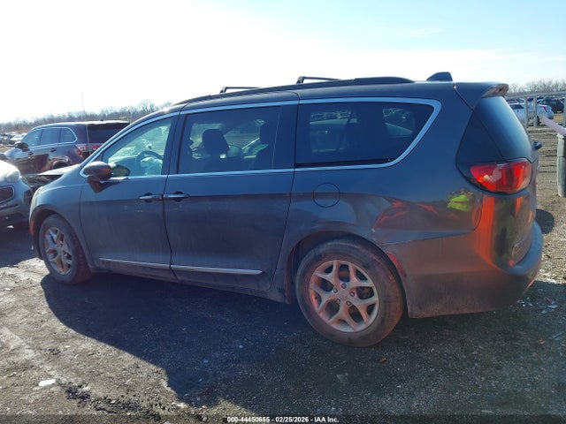 Aukcja sprzedaży 2017 Chrysler Pacifica Touring-l, vin: 2C4RC1BG7HR820804, numer aukcji: 44450655