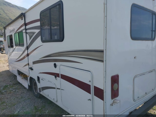 2017 FORD E-450 CUTAWAY 1FDXE4FS8GDC39004 Photo 2