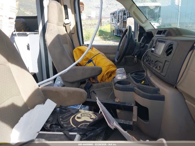 2017 FORD E-450 CUTAWAY 1FDXE4FS8GDC39004 Photo 4