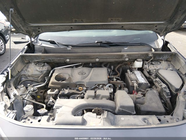 2T3H1RFV8NW215992 Toyota RAV4 LE