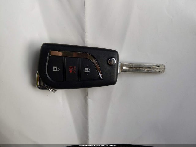 2T3H1RFV8NW215992 Toyota RAV4 LE