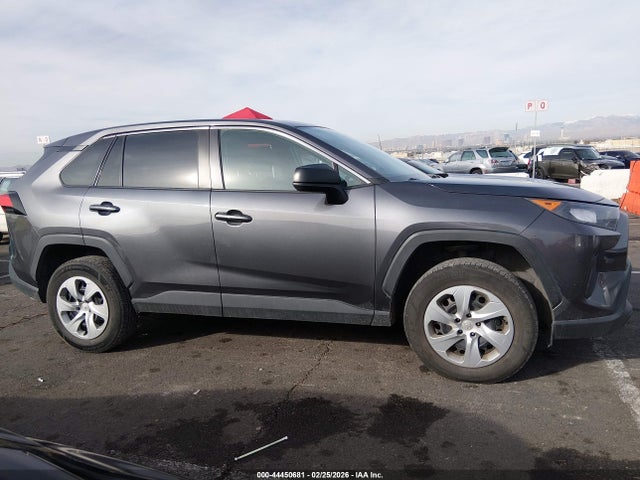 2T3H1RFV8NW215992 Toyota RAV4 LE