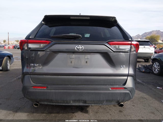2T3H1RFV8NW215992 Toyota RAV4 LE
