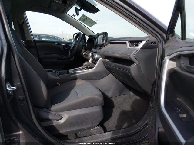 2T3H1RFV8NW215992 Toyota RAV4 LE