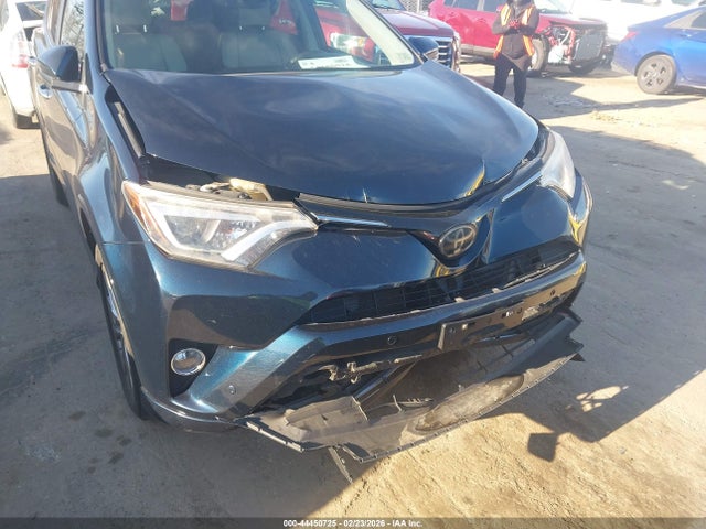 Продажа на аукционе авто 2017 Toyota Rav4 Platinum, vin: 2T3DFREV6HW664674, номер лота: 44450725