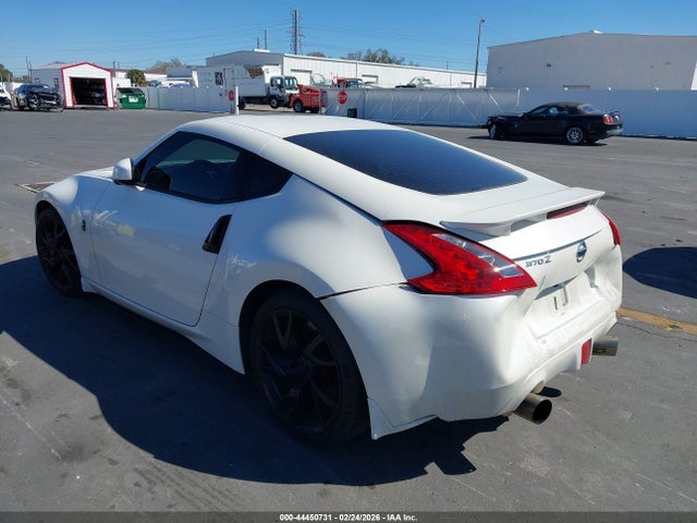 2016 NISSAN 370Z JN1AZ4EH8GM937104 Photo 2