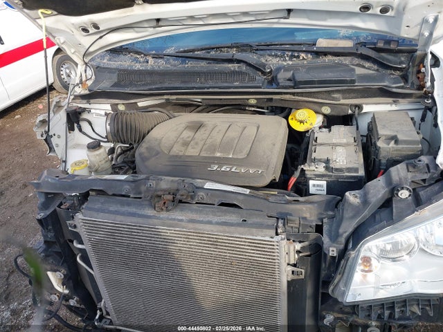 2016 Chrysler Town & Country Touring მანქანა იყიდება აუქციონზე, vin: 2C4RC1BG0GR305240, აუქციონის ნომერი: 44450802