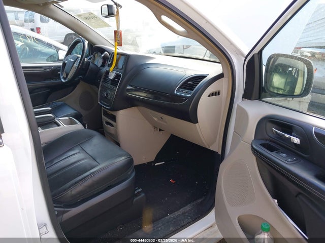 2016 Chrysler Town & Country Touring მანქანა იყიდება აუქციონზე, vin: 2C4RC1BG0GR305240, აუქციონის ნომერი: 44450802