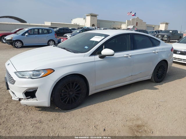3FA6P0HD1KR183723 Ford FUSION SE