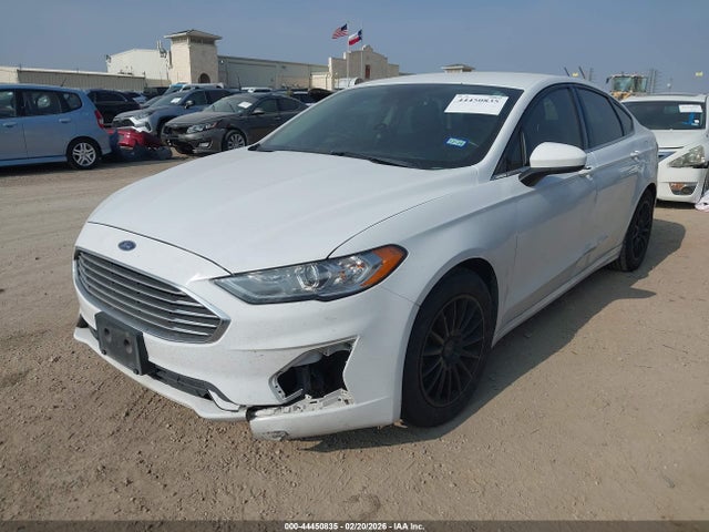 3FA6P0HD1KR183723 Ford FUSION SE