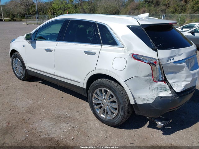 2017 CADILLAC XT5 1GYKNBRS3HZ309537 Photo 2