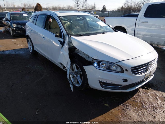 2015 VOLVO V60 YV140MEC9F1197355