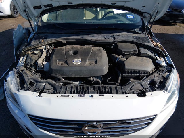 2015 VOLVO V60 YV140MEC9F1197355 Photo 9