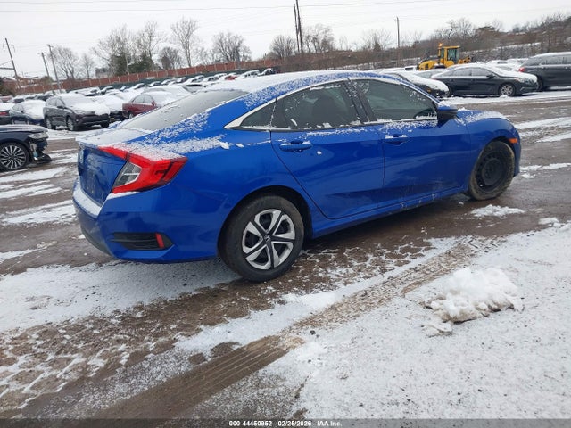 Honda Civic Lx 2018 2HGFC2F52JH504063 Image 4