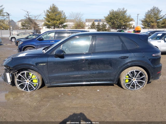 WP1AH2AYXMDA38121 Porsche Cayenne E-hybrid Turbo S