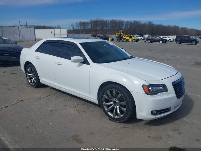 2014 Chrysler 300 300s მანქანა იყიდება აუქციონზე, vin: 2C3CCABG6EH222120, აუქციონის ნომერი: 44451047