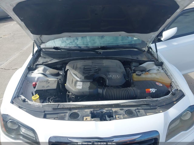 2014 Chrysler 300 300s მანქანა იყიდება აუქციონზე, vin: 2C3CCABG6EH222120, აუქციონის ნომერი: 44451047