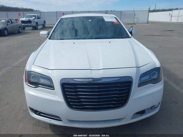2014 Chrysler 300 300s მანქანა იყიდება აუქციონზე, vin: 2C3CCABG6EH222120, აუქციონის ნომერი: 44451047