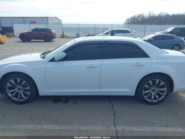 2014 Chrysler 300 300s მანქანა იყიდება აუქციონზე, vin: 2C3CCABG6EH222120, აუქციონის ნომერი: 44451047