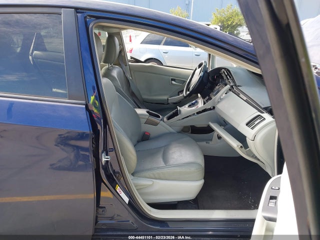 JTDKN3DUXF0411164 Toyota Prius Four
