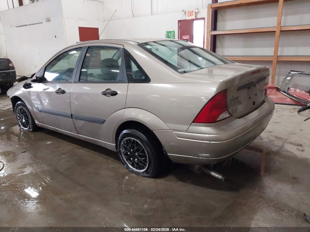 2003 FORD FOCUS 1FAFP33P93W131838 Photo 2