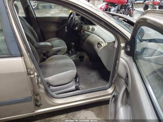 2003 FORD FOCUS 1FAFP33P93W131838 Photo 4