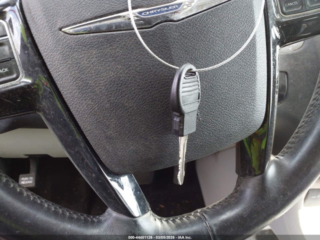 Продажа на аукционе авто 2014 Chrysler Town & Country Touring-l 30th Anniversary, vin: 2C4RC1CG2ER313349, номер лота: 44451126