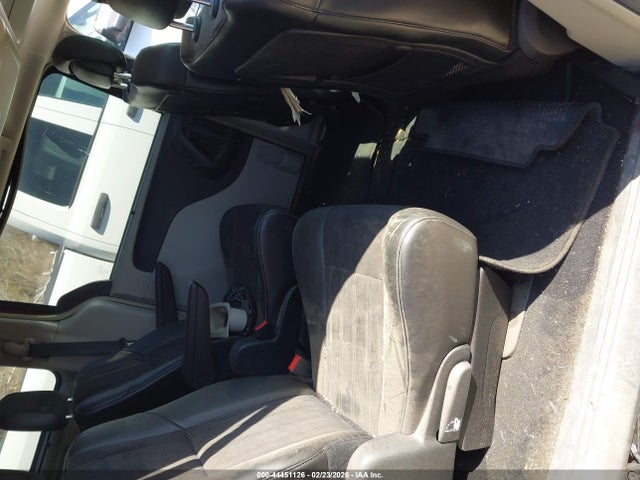Продажа на аукционе авто 2014 Chrysler Town & Country Touring-l 30th Anniversary, vin: 2C4RC1CG2ER313349, номер лота: 44451126