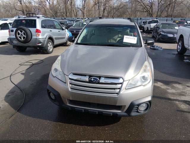 44451136 :رقم المزاد ، 4S4BRCAC6E3322569 vin ، 2014 Subaru Outback 2.5i مزاد بيع