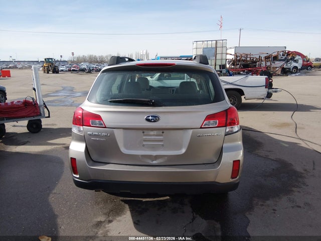 44451136 :رقم المزاد ، 4S4BRCAC6E3322569 vin ، 2014 Subaru Outback 2.5i مزاد بيع